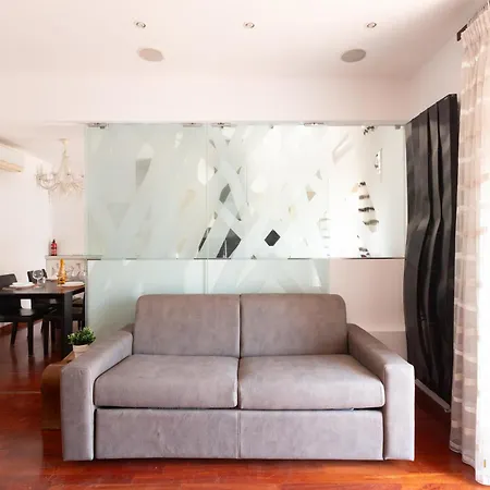 アパート Imperium Trastevere Flat - 4-6 Pax, Jacuzzi, A-c, Panoramic View, 2 Baths *