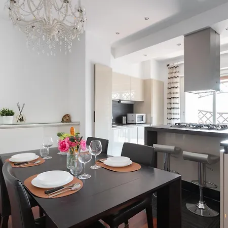 Imperium Trastevere Flat - 4-6 Pax, Jacuzzi, A-c, Panoramic View, 2 Baths *