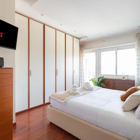 Imperium Trastevere Flat - 4-6 Pax, Jacuzzi, A-c, Panoramic View, 2 Baths ローマ