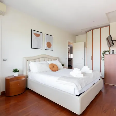 Imperium Trastevere Flat - 4-6 Pax, Jacuzzi, A-c, Panoramic View, 2 Baths * ローマ