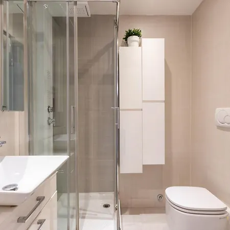 Imperium Trastevere Flat - 4-6 Pax, A-c, Panoramic View, 2 Baths