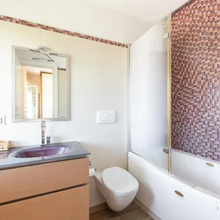 アパート Imperium Trastevere Flat - 4-6 Pax, Jacuzzi, A-c, Panoramic View, 2 Baths ローマ