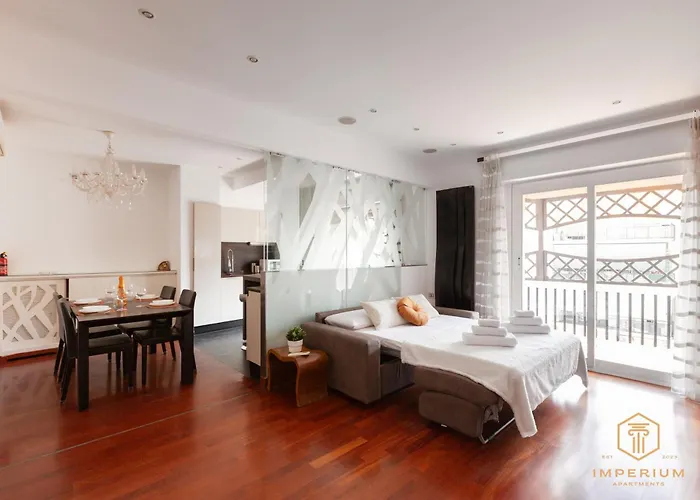 Imperium Trastevere Flat - 4-6 Pax, A-c, Panoramic View, 2 Baths Apartment Rome