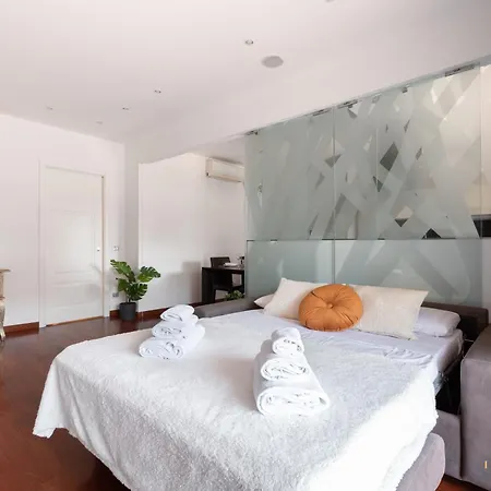 Imperium Trastevere Flat - 4-6 Pax, A-c, Panoramic View, 2 Baths Appartamento