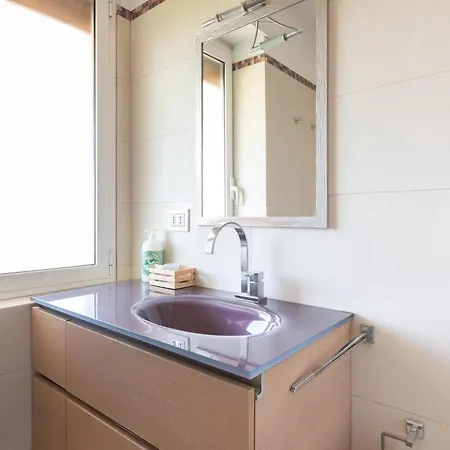 Imperium Trastevere Flat - 4-6 Pax, A-c, Panoramic View, 2 Baths Roma