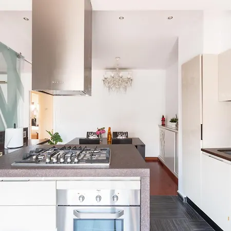 아파트 Imperium Trastevere Flat - 4-6 Pax, A-c, Panoramic View, 2 Baths