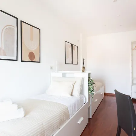 Imperium Trastevere Flat - 4-6 Pax, Jacuzzi, A-c, Panoramic View, 2 Baths Apartment Rome